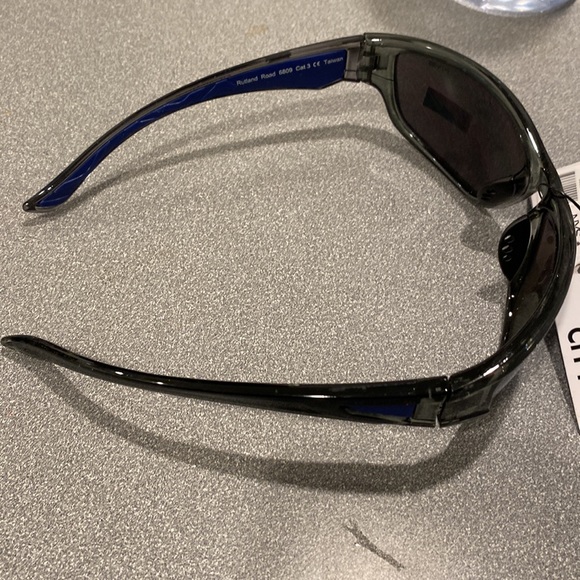 NWT NYS CITY SUNGLASSES - Picture 2 of 4